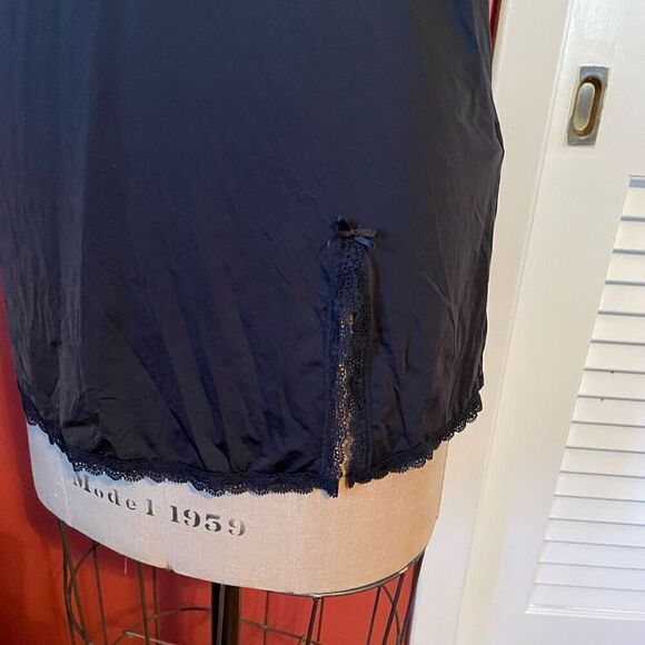 VICTORIA’S SECRET | black camisole 34B - Picture 10 of 10